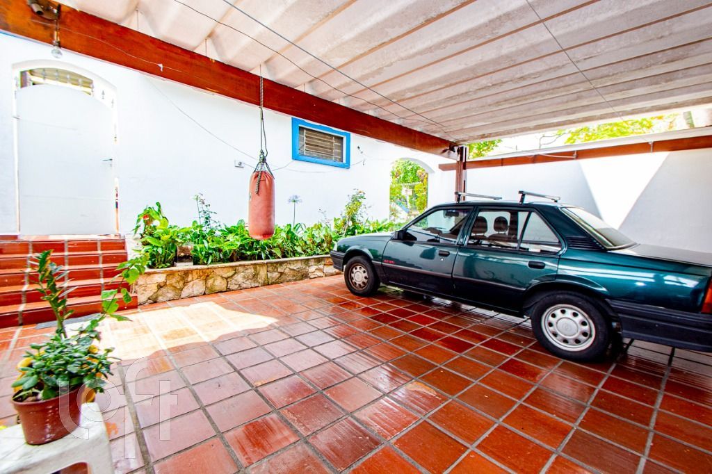 Casa à venda com 4 quartos, 244m² - Foto 27