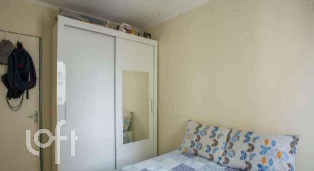 Apartamento à venda com 2 quartos, 42m² - Foto 4