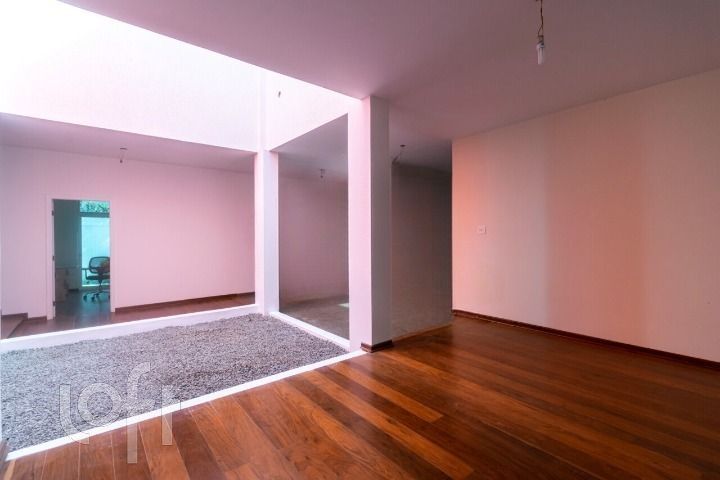 Casa à venda com 6 quartos, 600m² - Foto 5