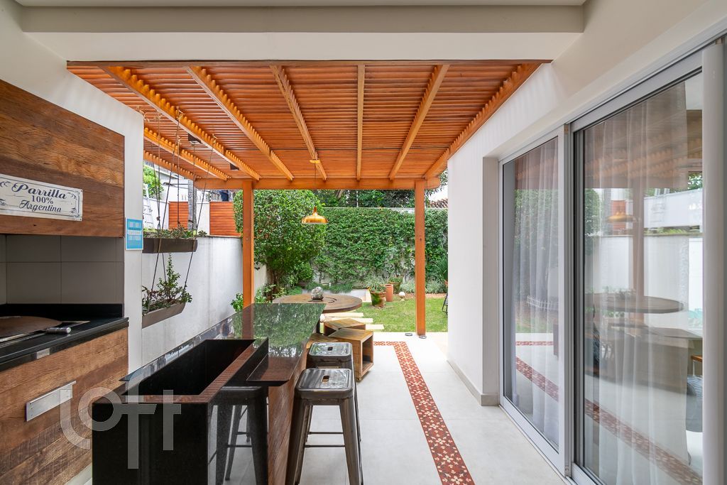 Casa à venda com 4 quartos, 332m² - Foto 7