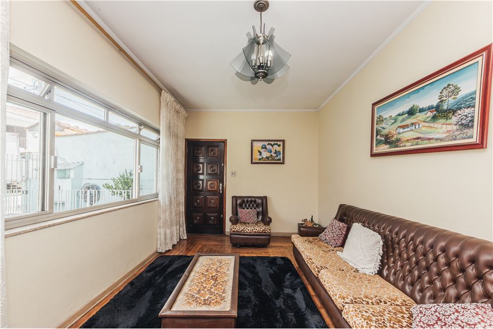 Casa à venda com 5 quartos, 215m² - Foto 1
