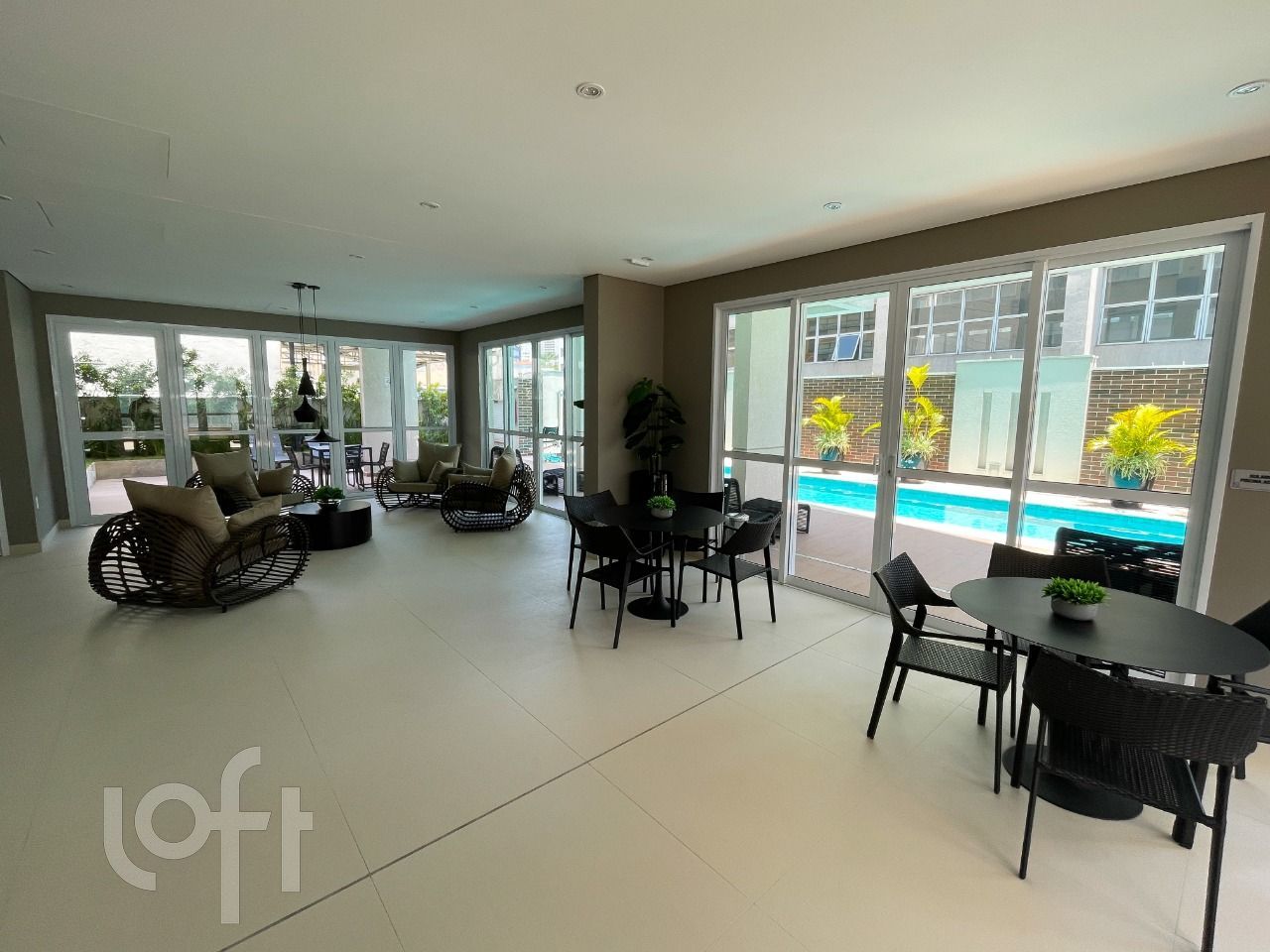 Apartamento à venda com 2 quartos, 65m² - Foto 43