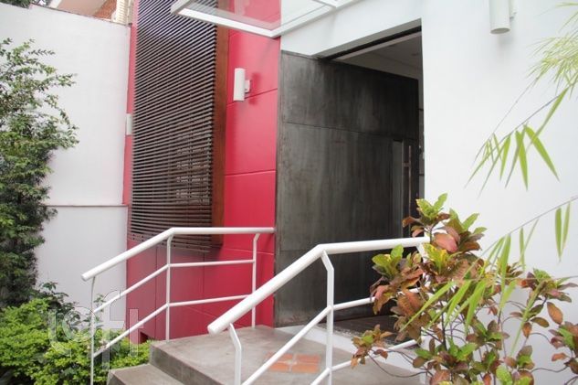 Casa, 4 quartos, 228 m² - Foto 2