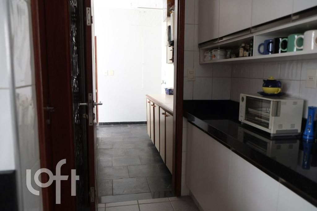Casa à venda com 3 quartos, 210m² - Foto 7