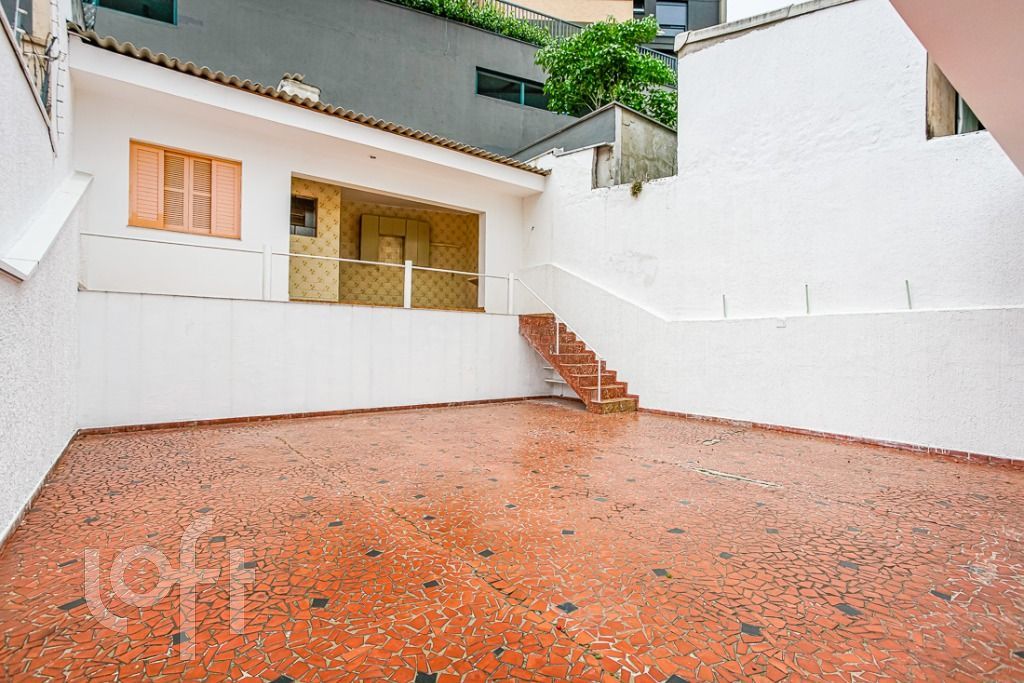 Casa à venda com 3 quartos, 131m² - Foto 1