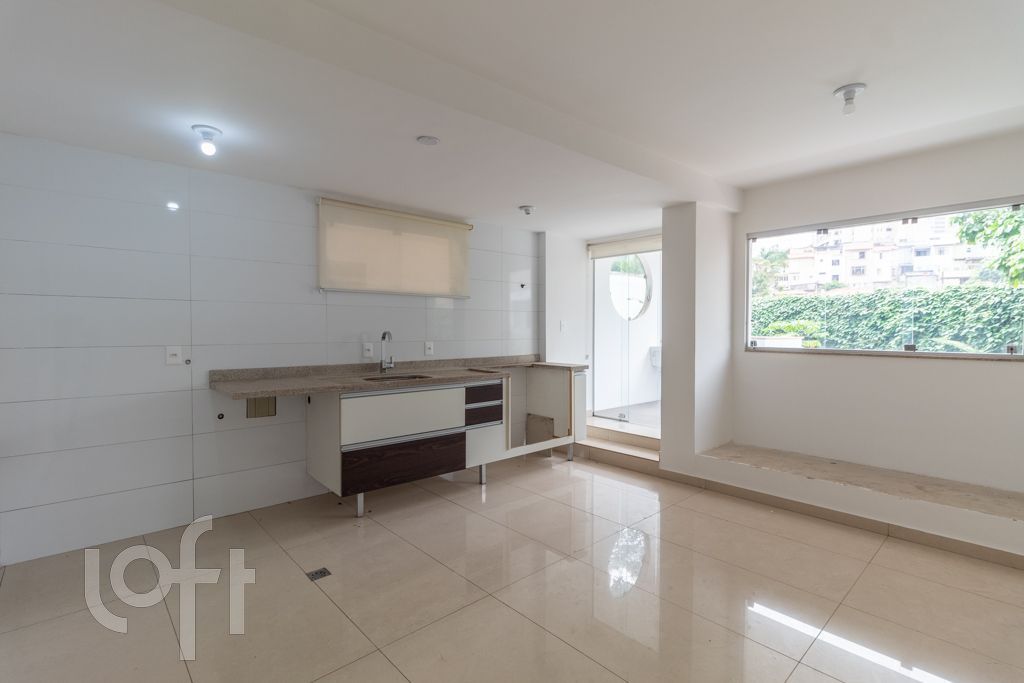 Casa à venda com 3 quartos, 210m² - Foto 34