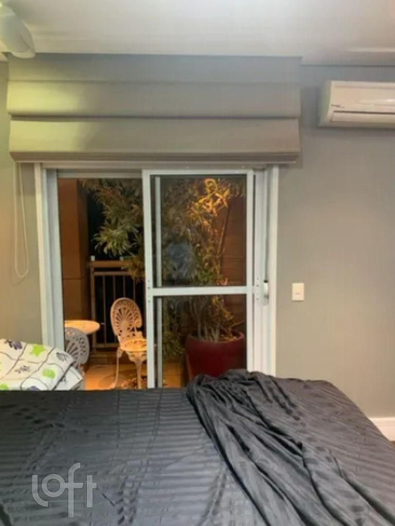 Apartamento à venda com 4 quartos, 206m² - Foto 2