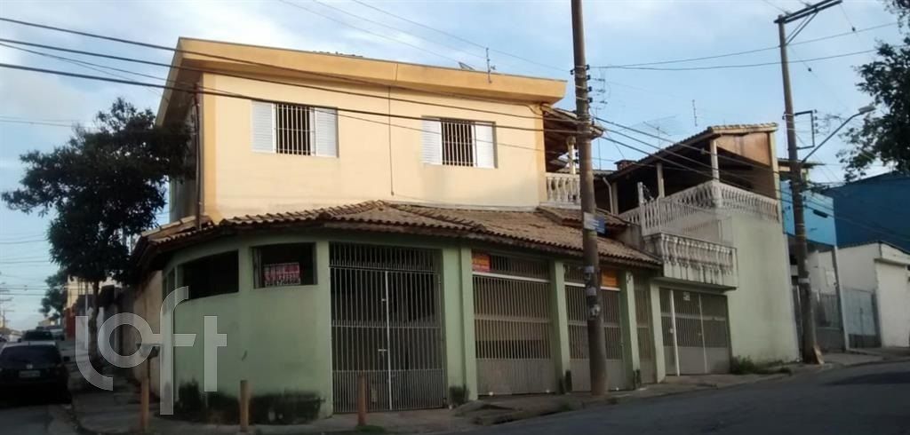 Casa à venda com 4 quartos, 290m² - Foto 1