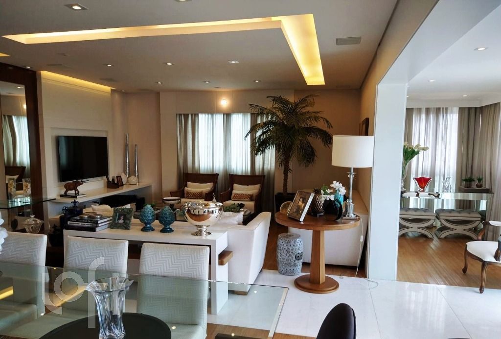 Apartamento à venda com 4 quartos, 234m² - Foto 9