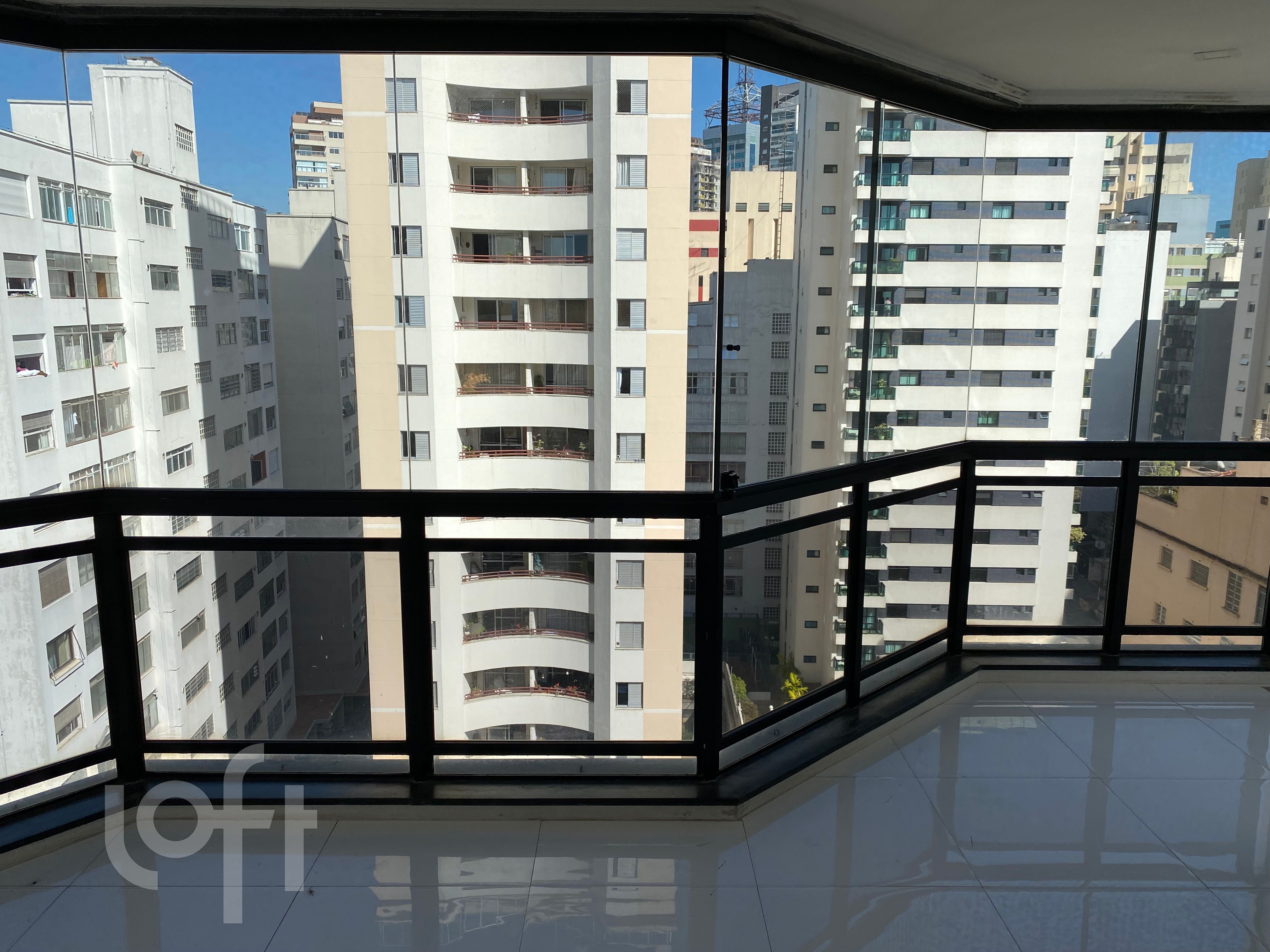 Apartamento à venda com 3 quartos, 177m² - Foto 3