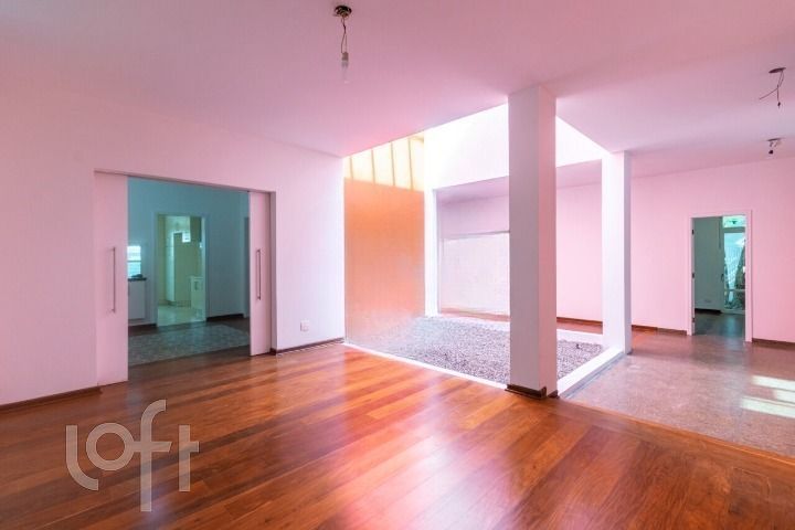 Casa à venda com 6 quartos, 600m² - Foto 4