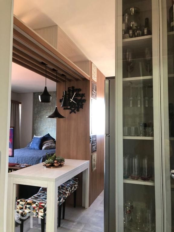 Apartamento à venda com 1 quarto, 32m² - Foto 2