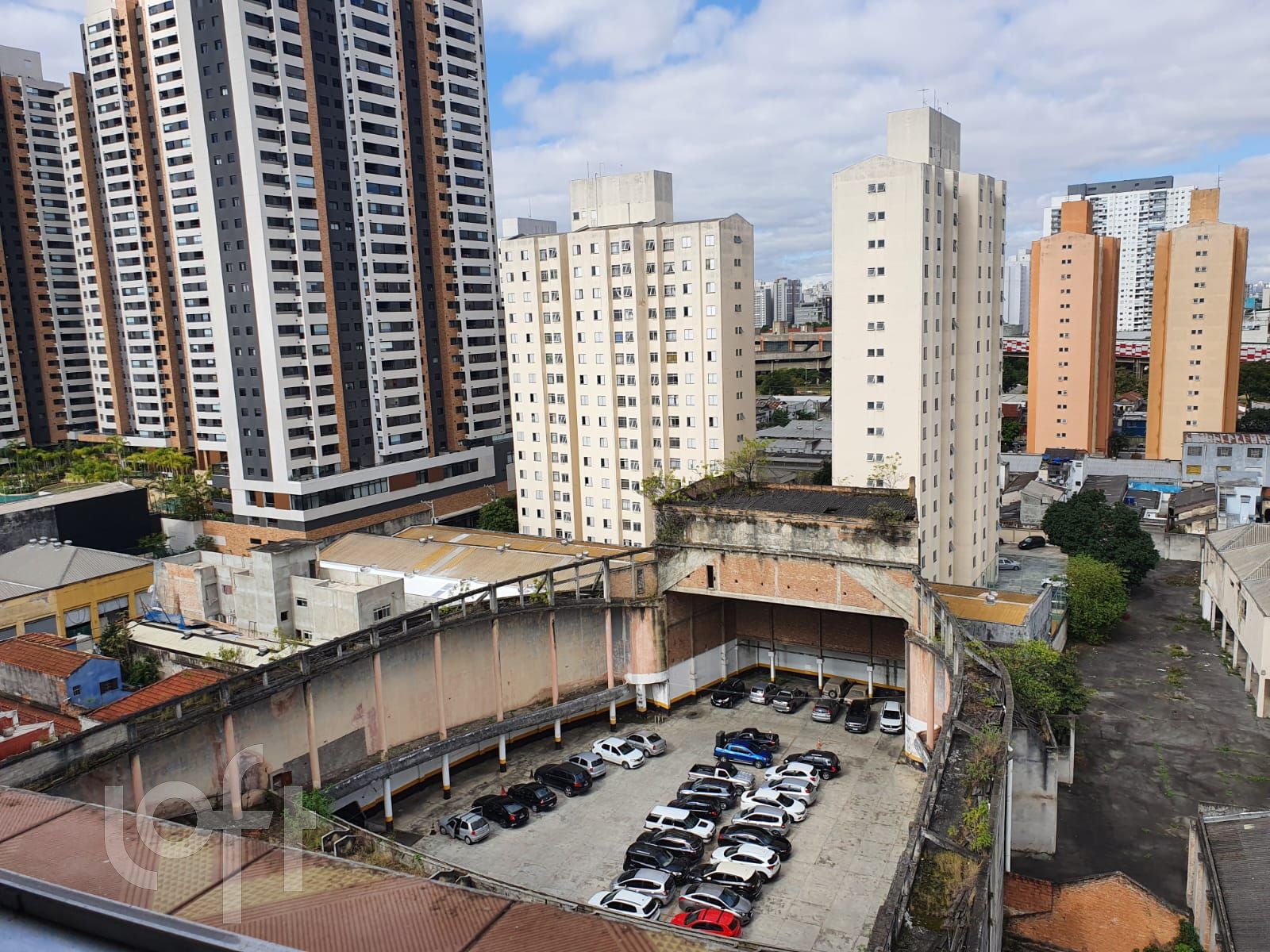 Apartamento à venda com 1 quarto, 32m² - Foto 18