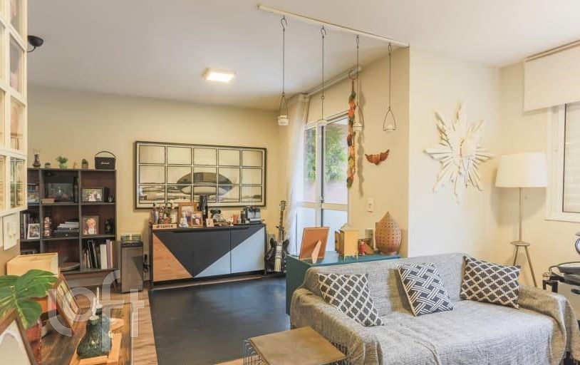 Apartamento à venda com 2 quartos, 72m² - Foto 1
