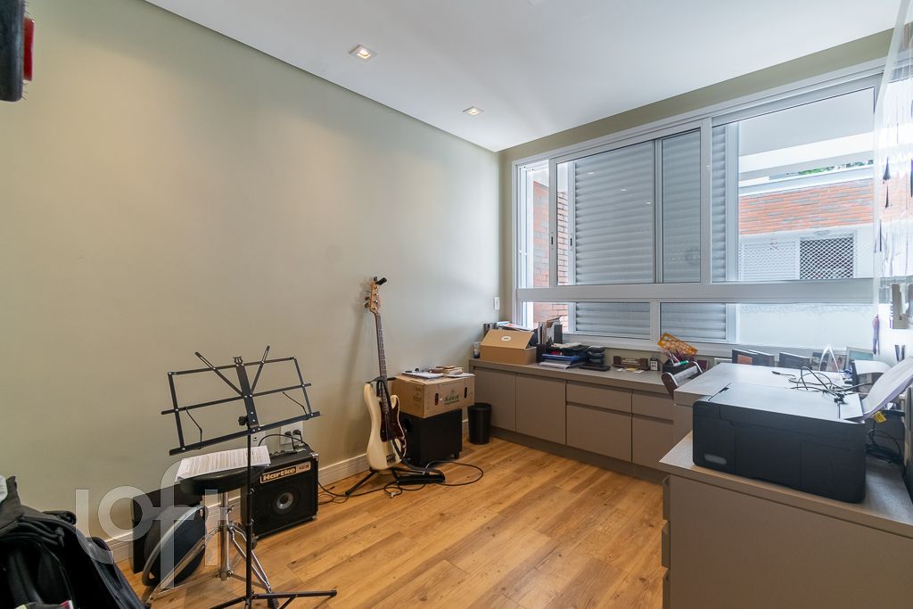 Casa à venda com 4 quartos, 332m² - Foto 25