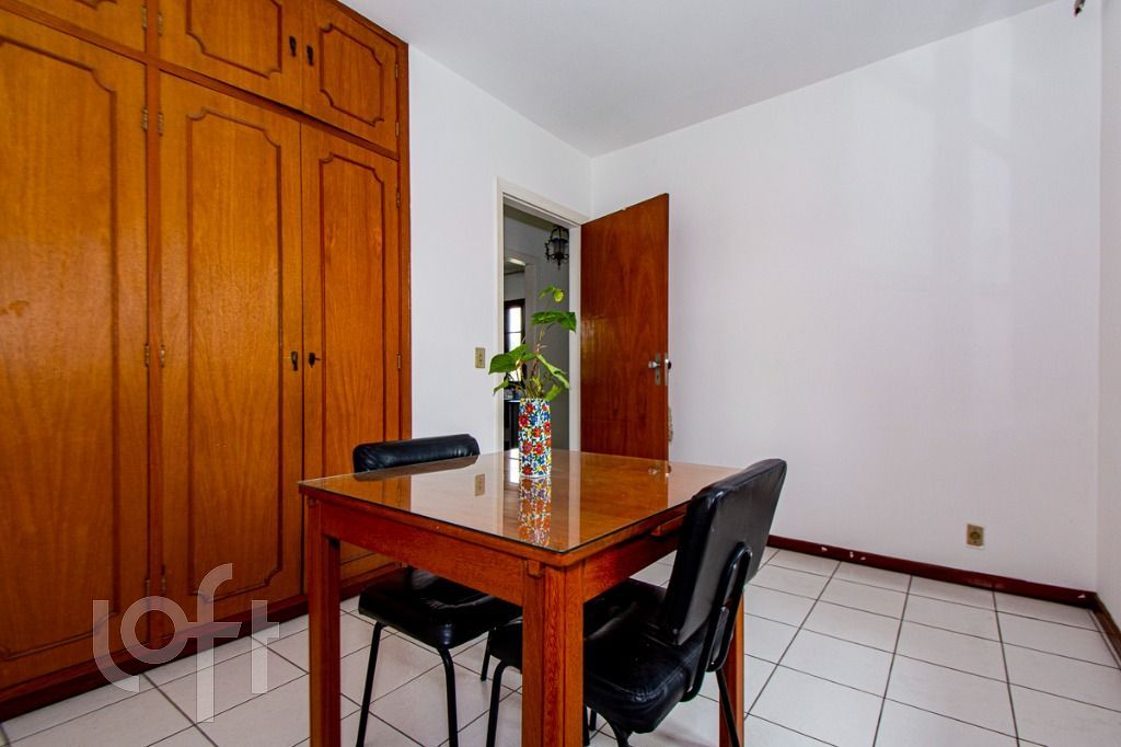 Casa à venda com 4 quartos, 244m² - Foto 12