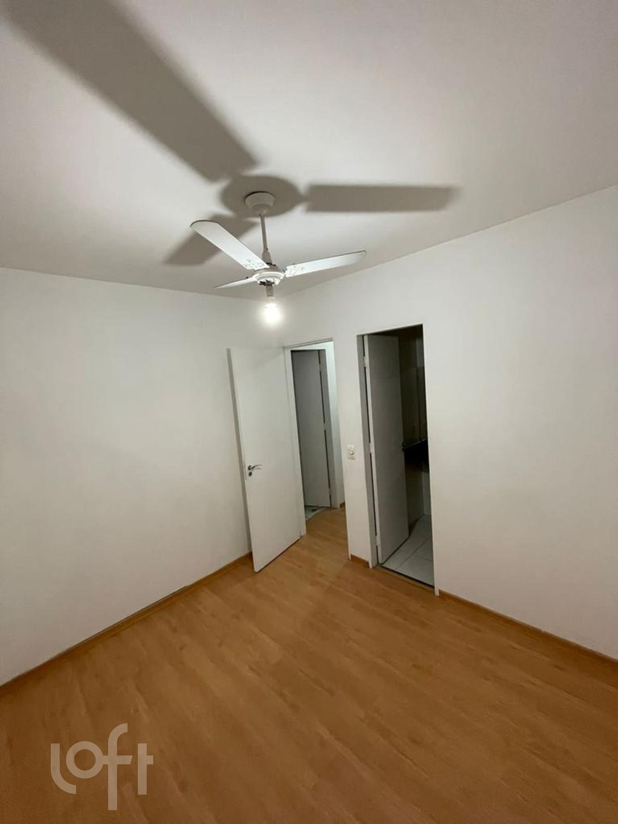 Apartamento à venda com 2 quartos, 64m² - Foto 4