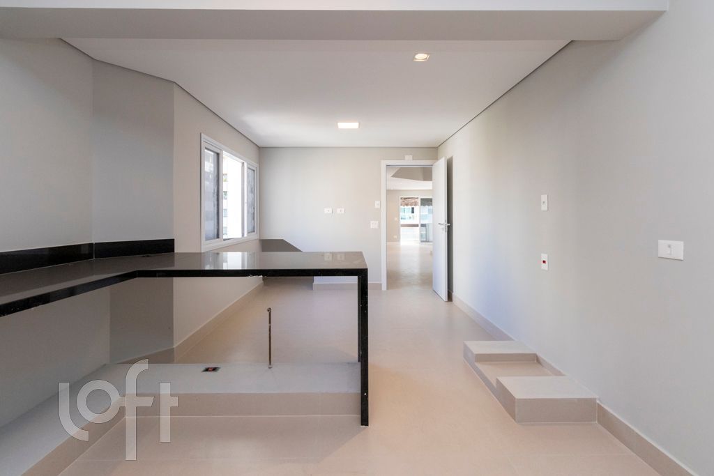 Apartamento à venda com 4 quartos, 230m² - Foto 26