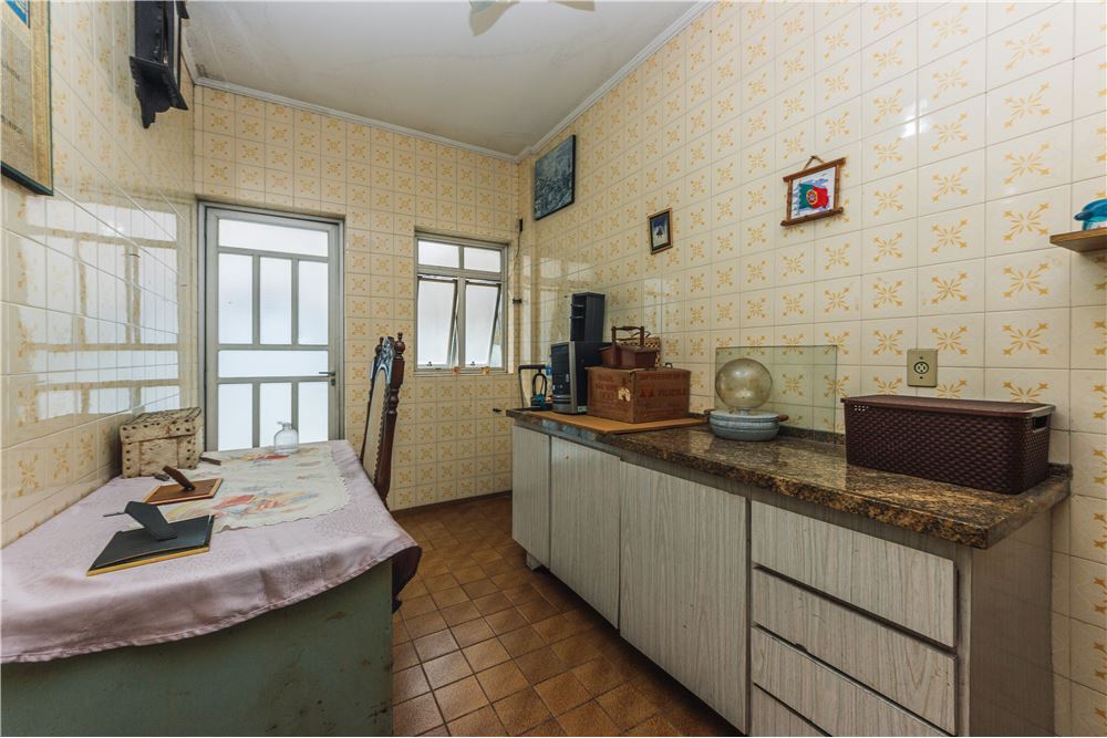 Casa à venda com 5 quartos, 215m² - Foto 15