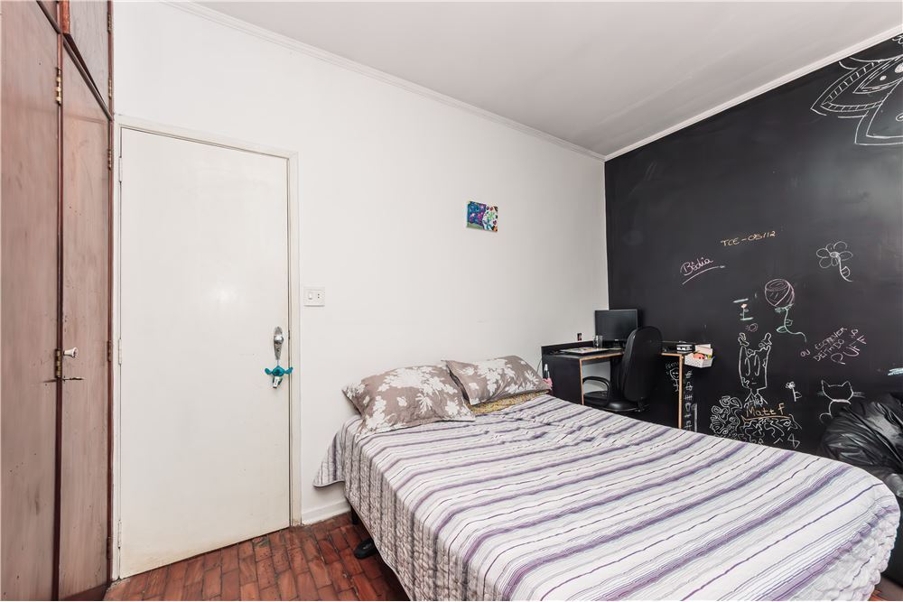 Casa à venda com 5 quartos, 215m² - Foto 8