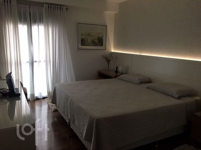 Apartamento à venda com 4 quartos, 234m² - Foto 32