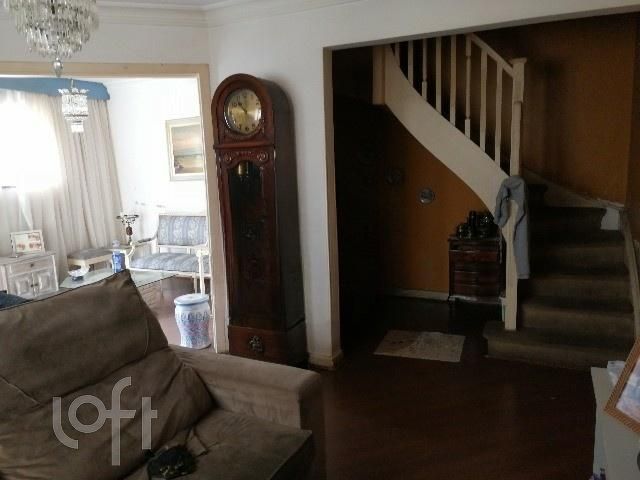 Casa à venda com 3 quartos, 200m² - Foto 1