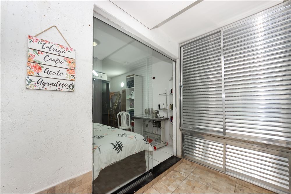 Casa à venda com 2 quartos, 200m² - Foto 23