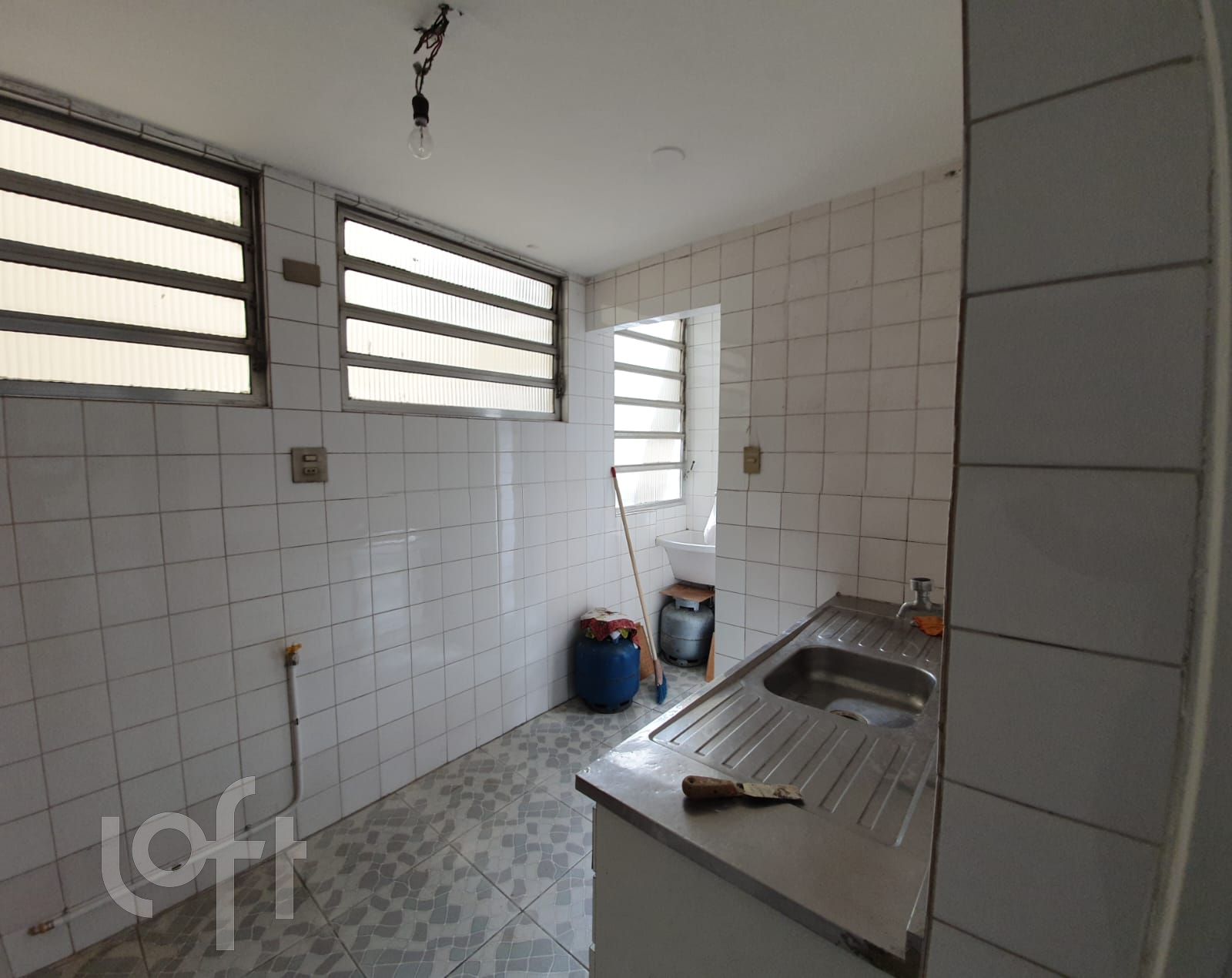 Apartamento à venda com 1 quarto, 32m² - Foto 1