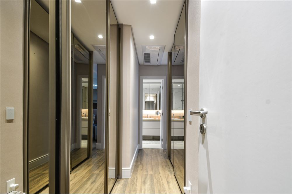 Apartamento à venda com 3 quartos, 131m² - Foto 9