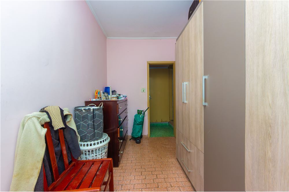Casa à venda com 5 quartos, 215m² - Foto 4