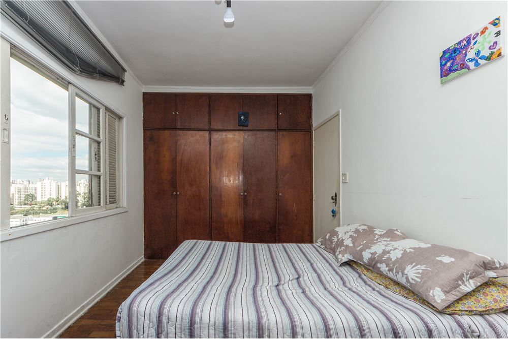Casa à venda com 5 quartos, 215m² - Foto 23