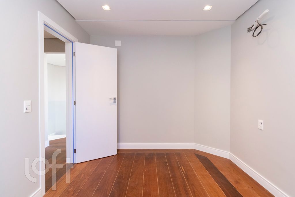Apartamento à venda com 4 quartos, 230m² - Foto 14