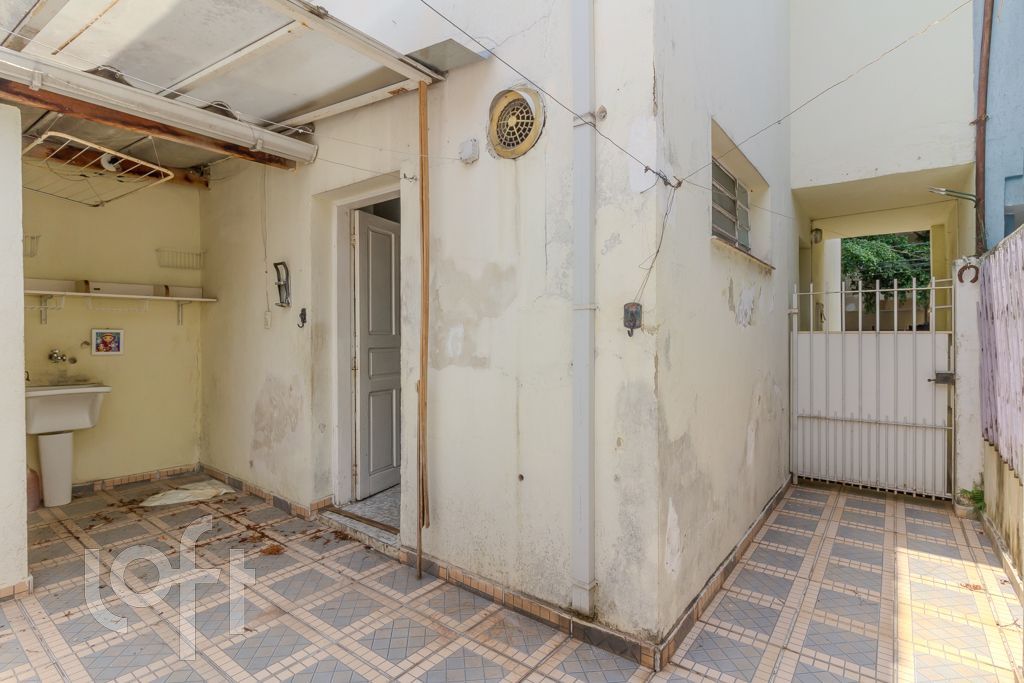 Casa à venda com 2 quartos, 64m² - Foto 18