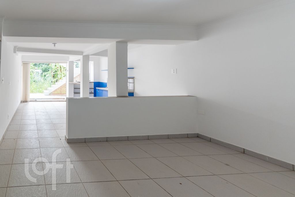 Casa à venda com 3 quartos, 210m² - Foto 5