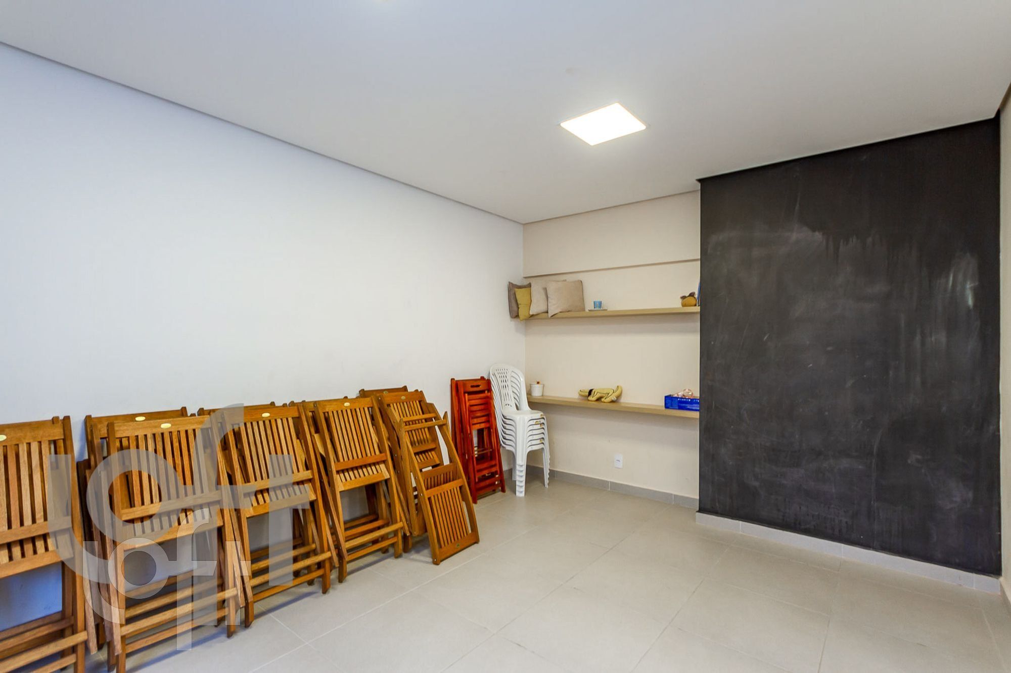 Apartamento à venda com 2 quartos, 40m² - Foto 25