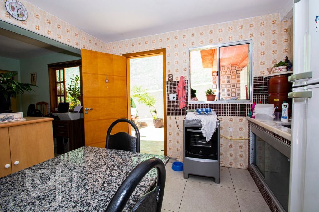 Casa à venda com 3 quartos, 270m² - Foto 19