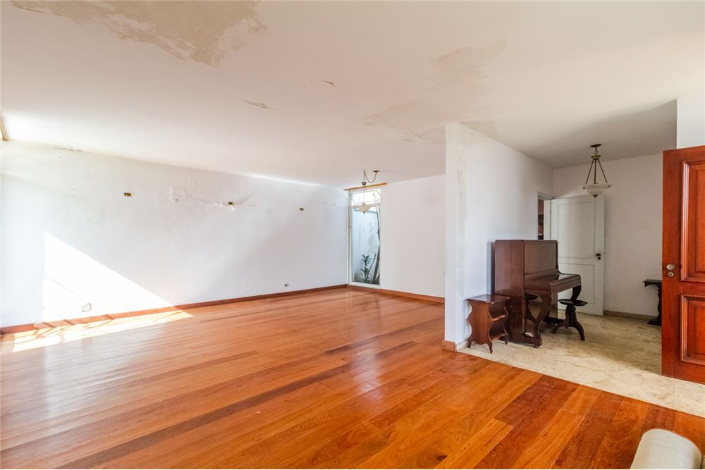 Casa à venda com 4 quartos, 307m² - Foto 24