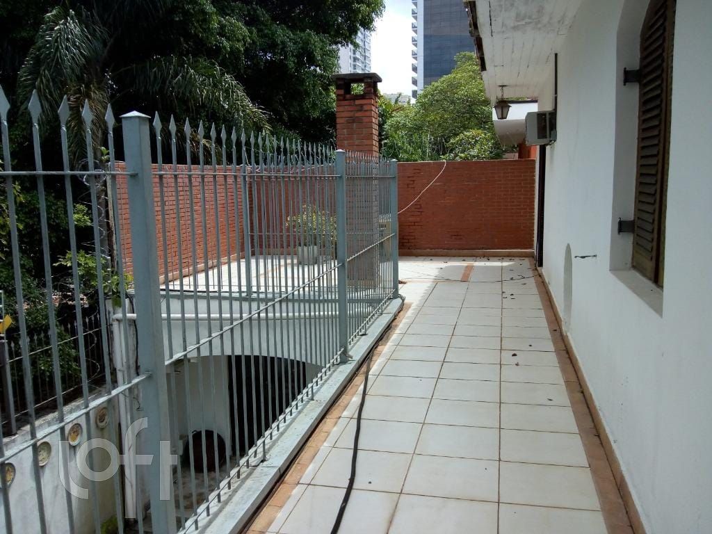 Casa à venda com 4 quartos, 330m² - Foto 8