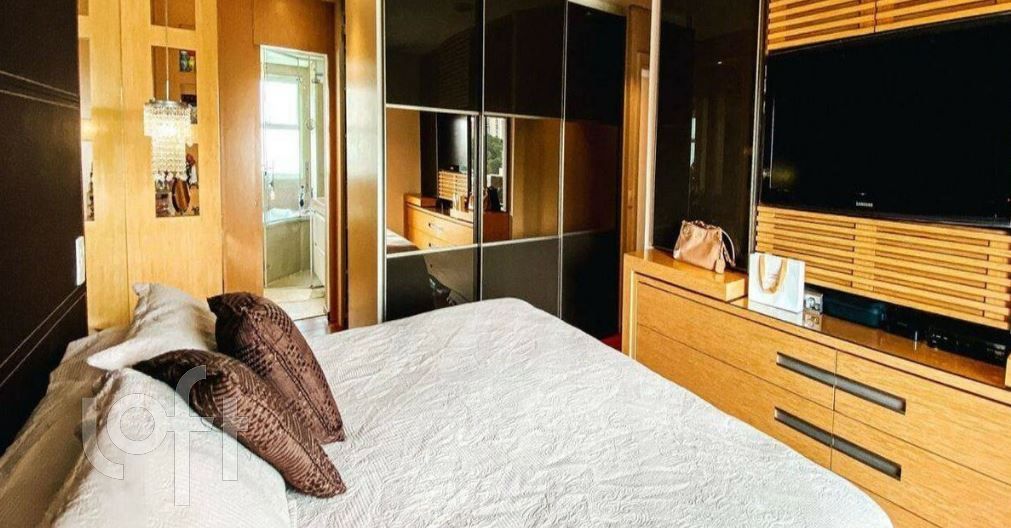 Apartamento, 3 quartos, 260 m² - Foto 9