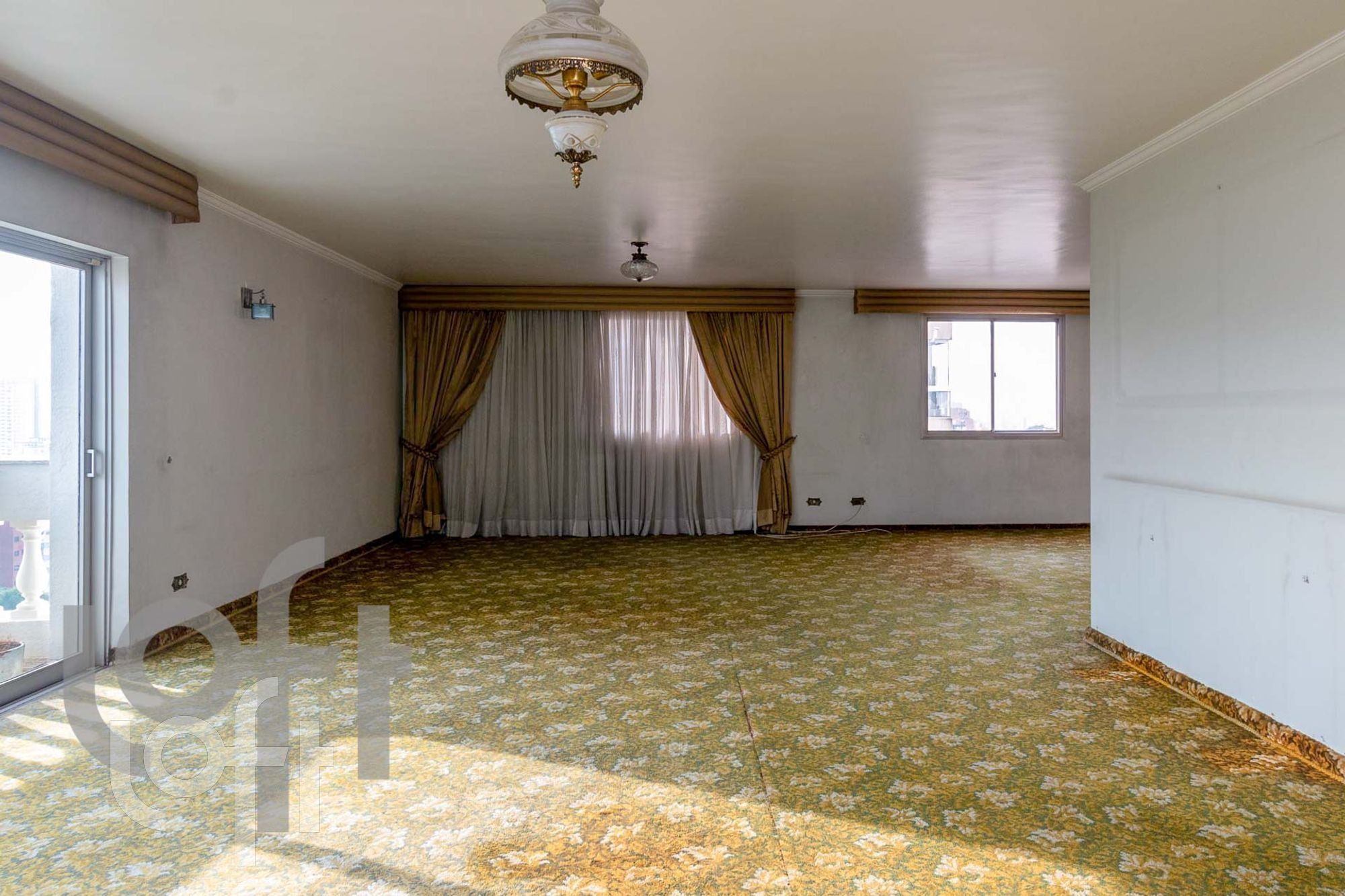 Apartamento à venda com 3 quartos, 225m² - Foto 1