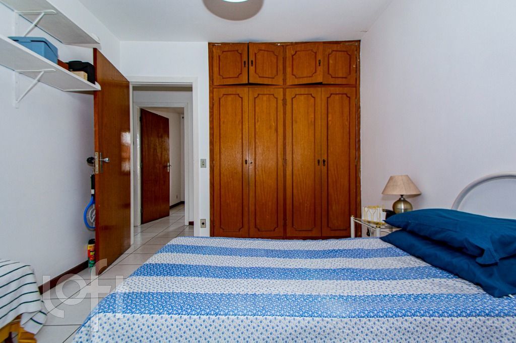 Casa à venda com 4 quartos, 244m² - Foto 14