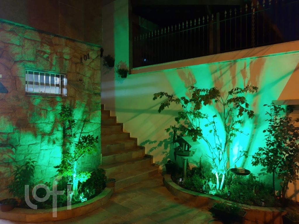 Casa à venda com 3 quartos, 210m² - Foto 2