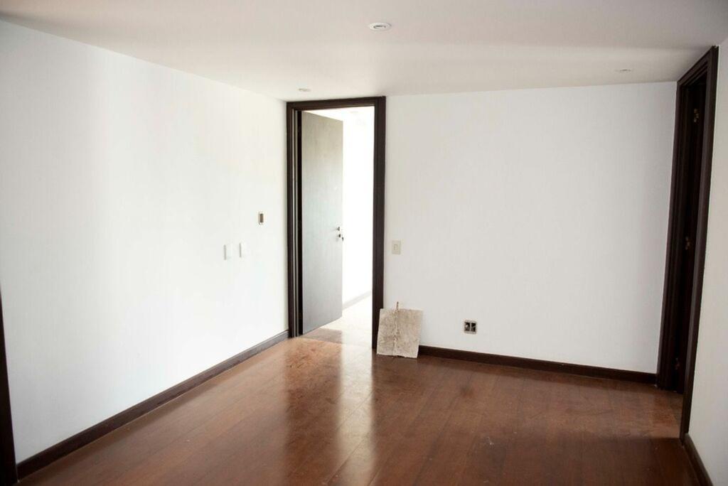 Apartamento à venda com 4 quartos, 526m² - Foto 1