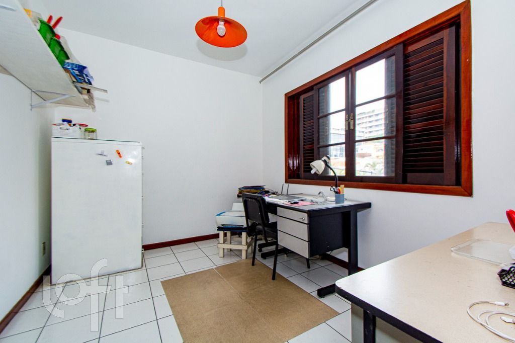 Casa à venda com 4 quartos, 244m² - Foto 15