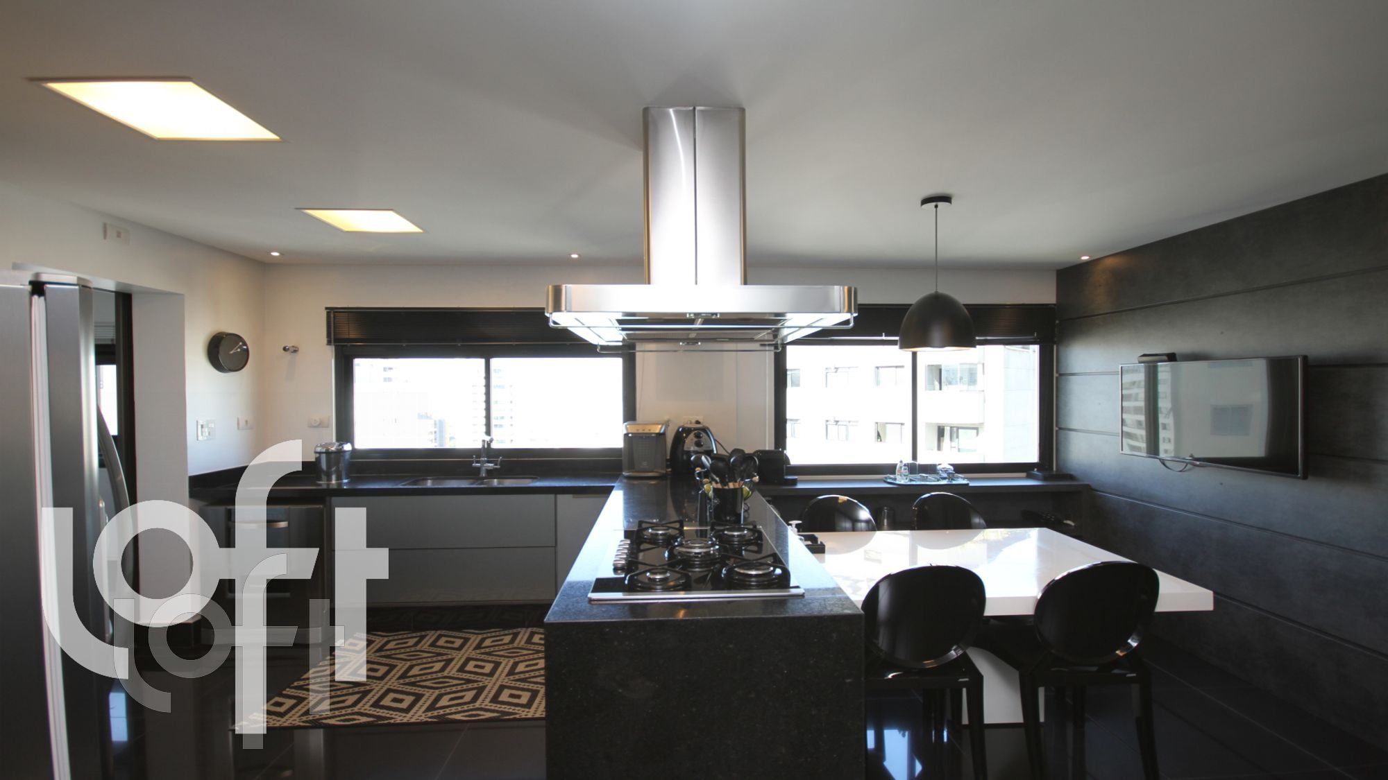 Apartamento à venda com 3 quartos, 200m² - Foto 28