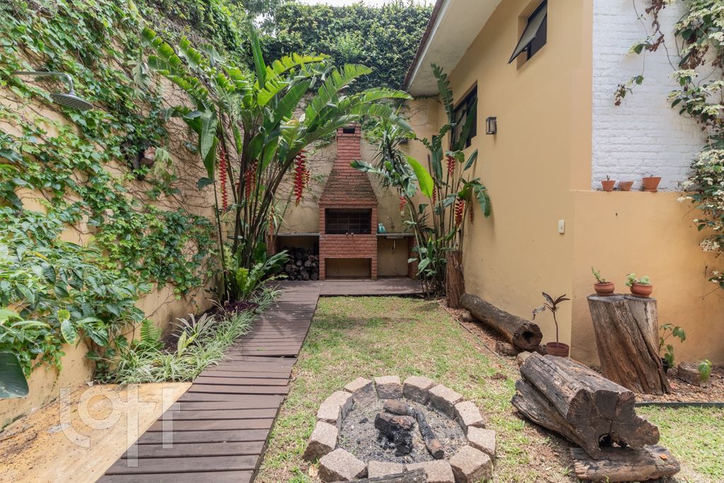 Casa, 3 quartos, 209 m² - Foto 8