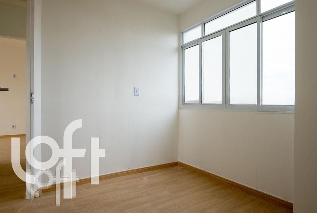 Apartamento à venda com 2 quartos, 65m² - Foto 2