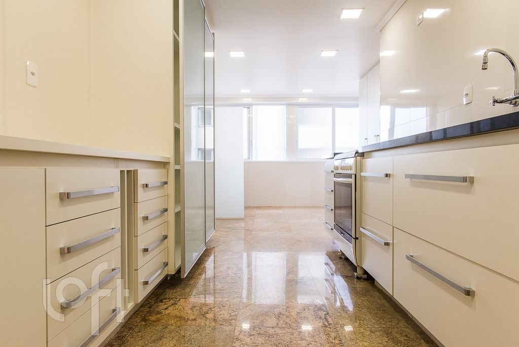 Apartamento à venda com 3 quartos, 165m² - Foto 18