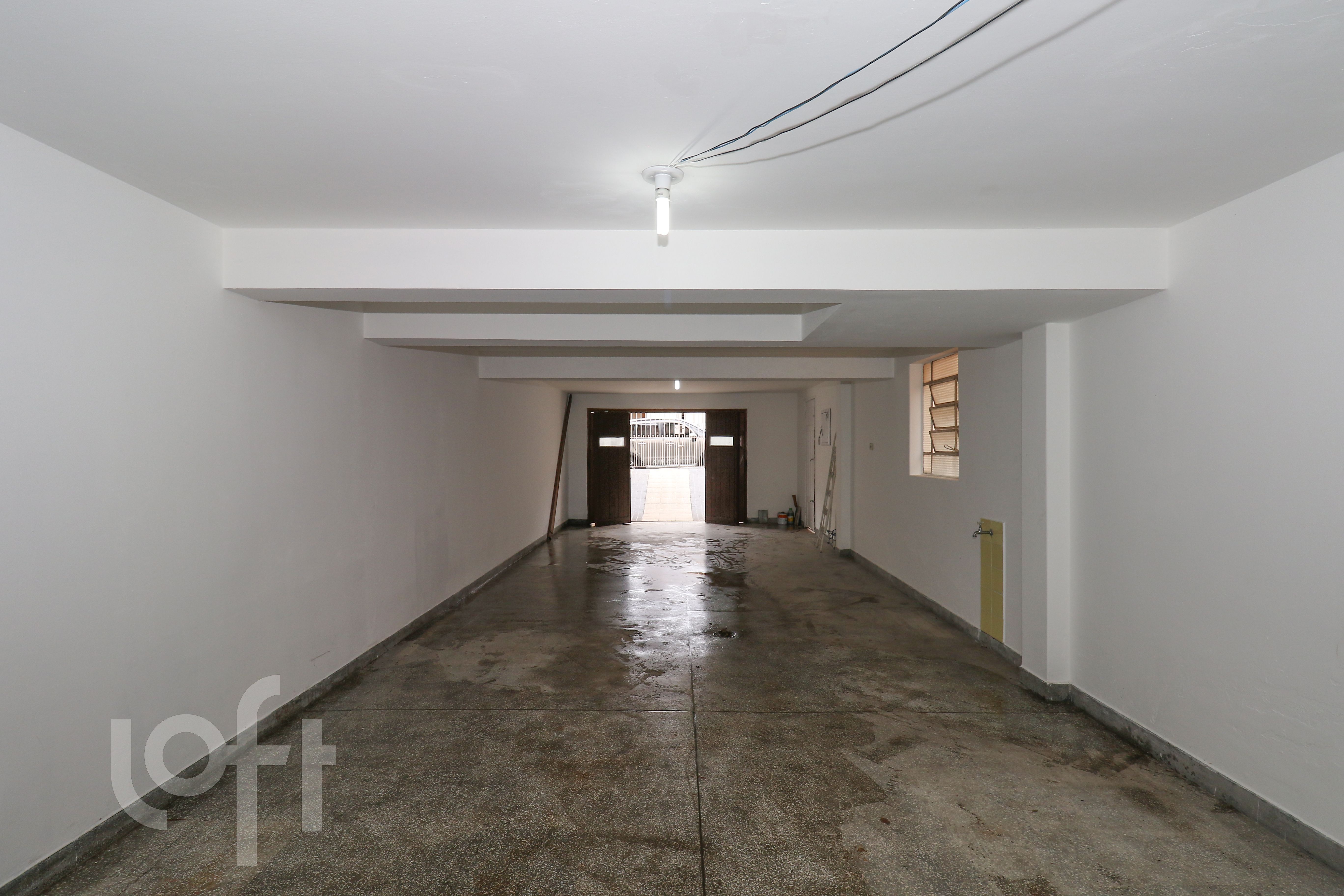 Casa à venda com 3 quartos, 198m² - Foto 1