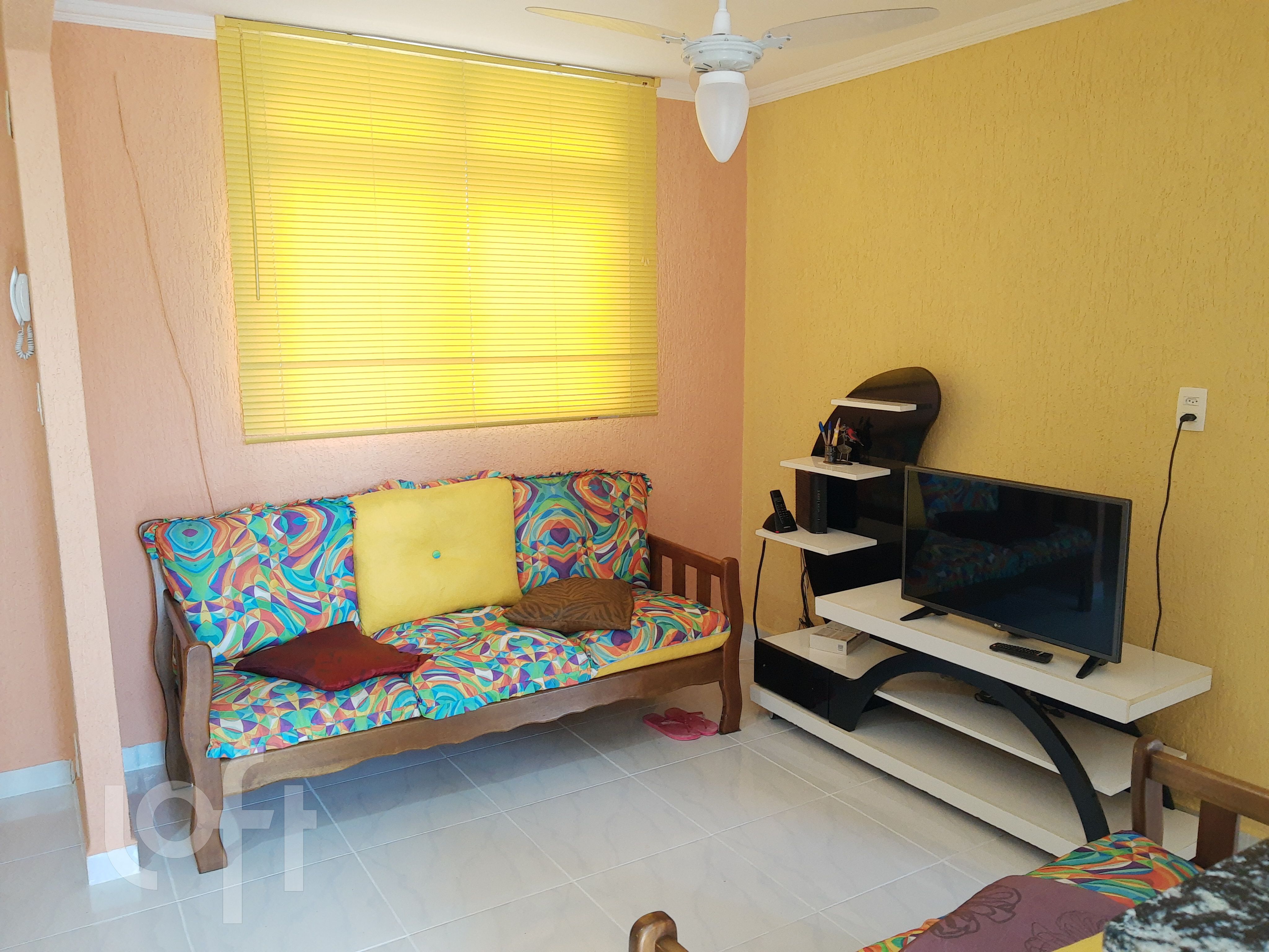Apartamento à venda com 2 quartos, 42m² - Foto 2